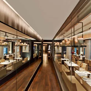 5* Hotel Le Metropolitan, Tour Eiffel, A Tribute Portfolio